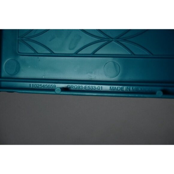 2021 Barbie Dreamhouse Replacement Part Blue Barn Door Kitchen - Picture 3 of 3